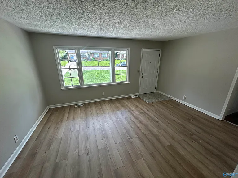 6203 Colfax Rd NW — Photo 3
