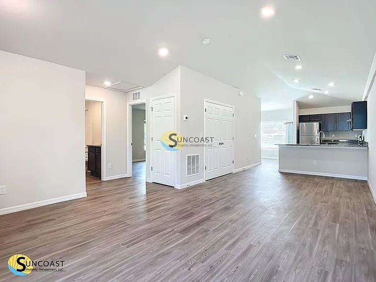 290 Longley Dr — Photo 1
