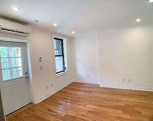2nd image of 178 Clinton St APT 3