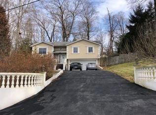 60 Kimberly Rd, Delaware Water Gap, PA 18327