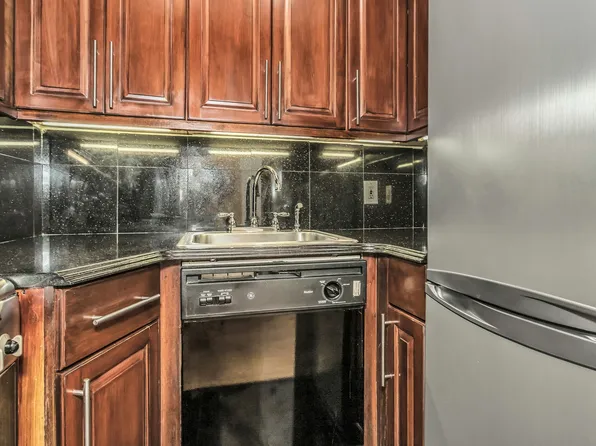 2 Tudor City Place image 12 of 15