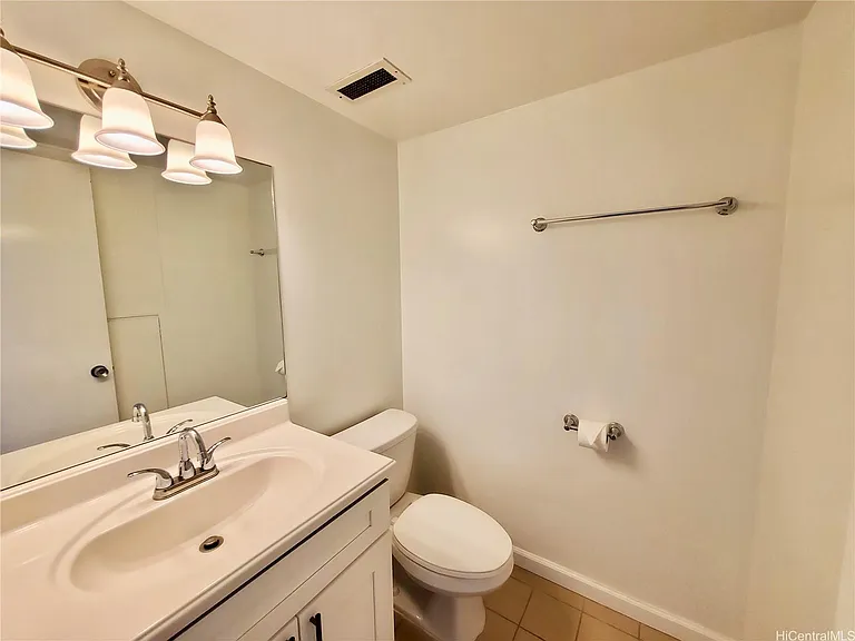 1333 Heulu St #707 — Photo 5