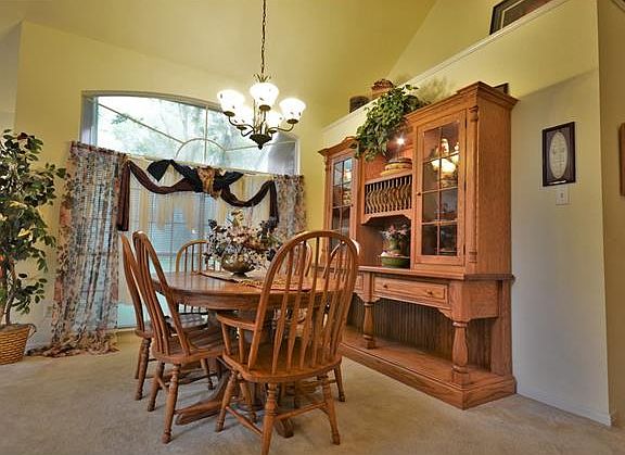 4th image of 2419 Sparrow Dr