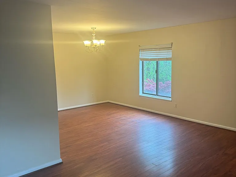 6001 Arlington Blvd #201 — Photo 8