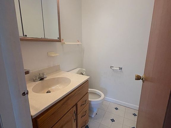 5th image of 404 Woodcliff Ave #1-103