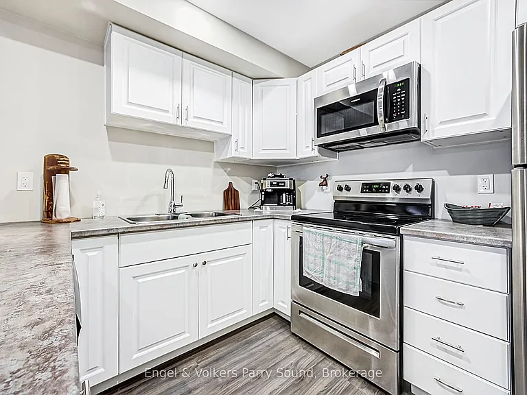 6 Lawrence St #B — Photo 9
