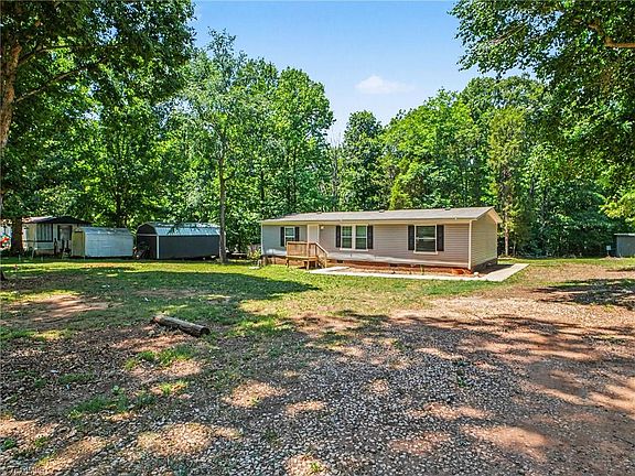 3rd image of 430 Charolais Dr