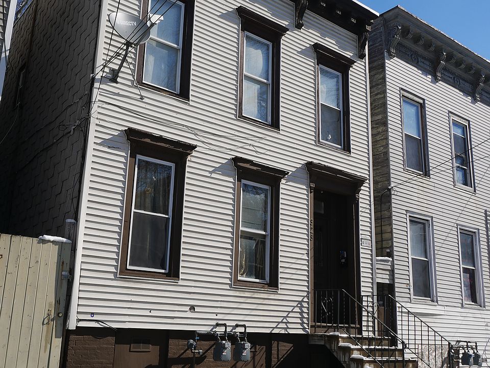 1st image of 323 1st St