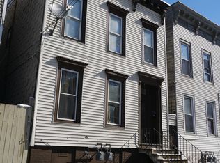 323 1st St, Albany, NY 12206