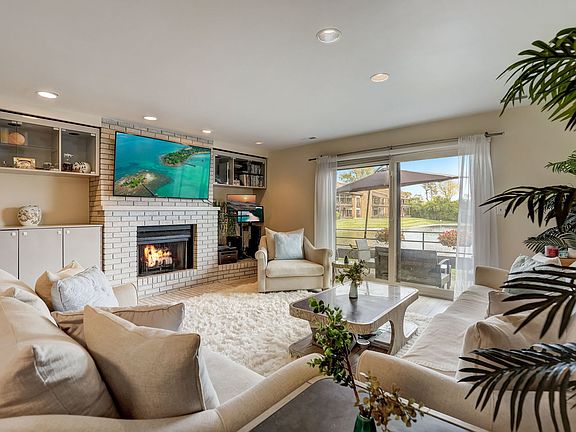 3rd image of 1111 Deerfield Pl