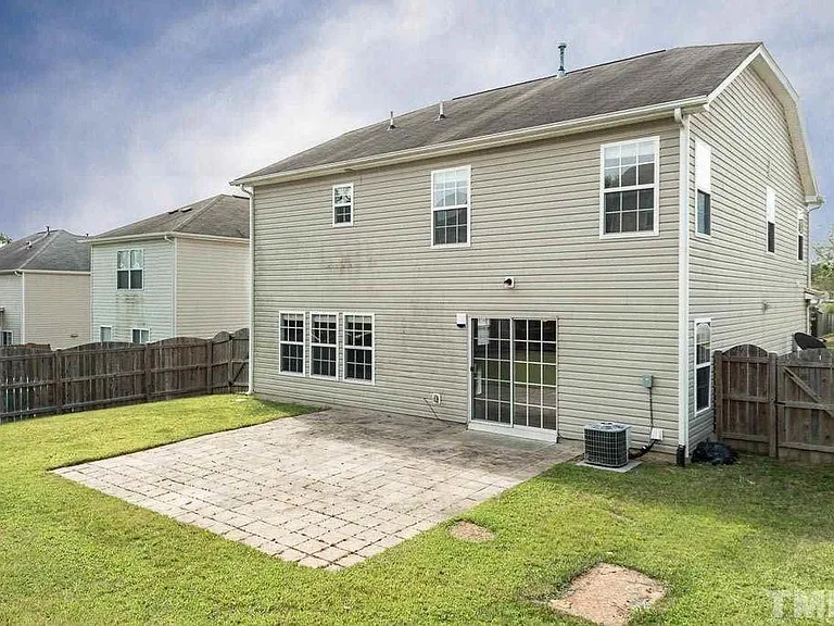 611 Magna Dr — Photo 14