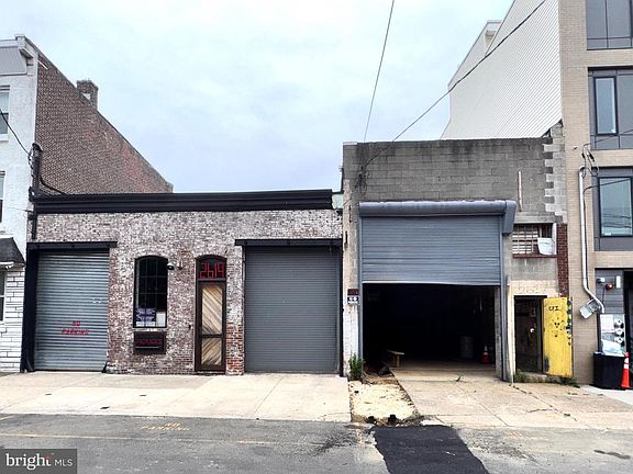 2nd image of 2617 Emerald St