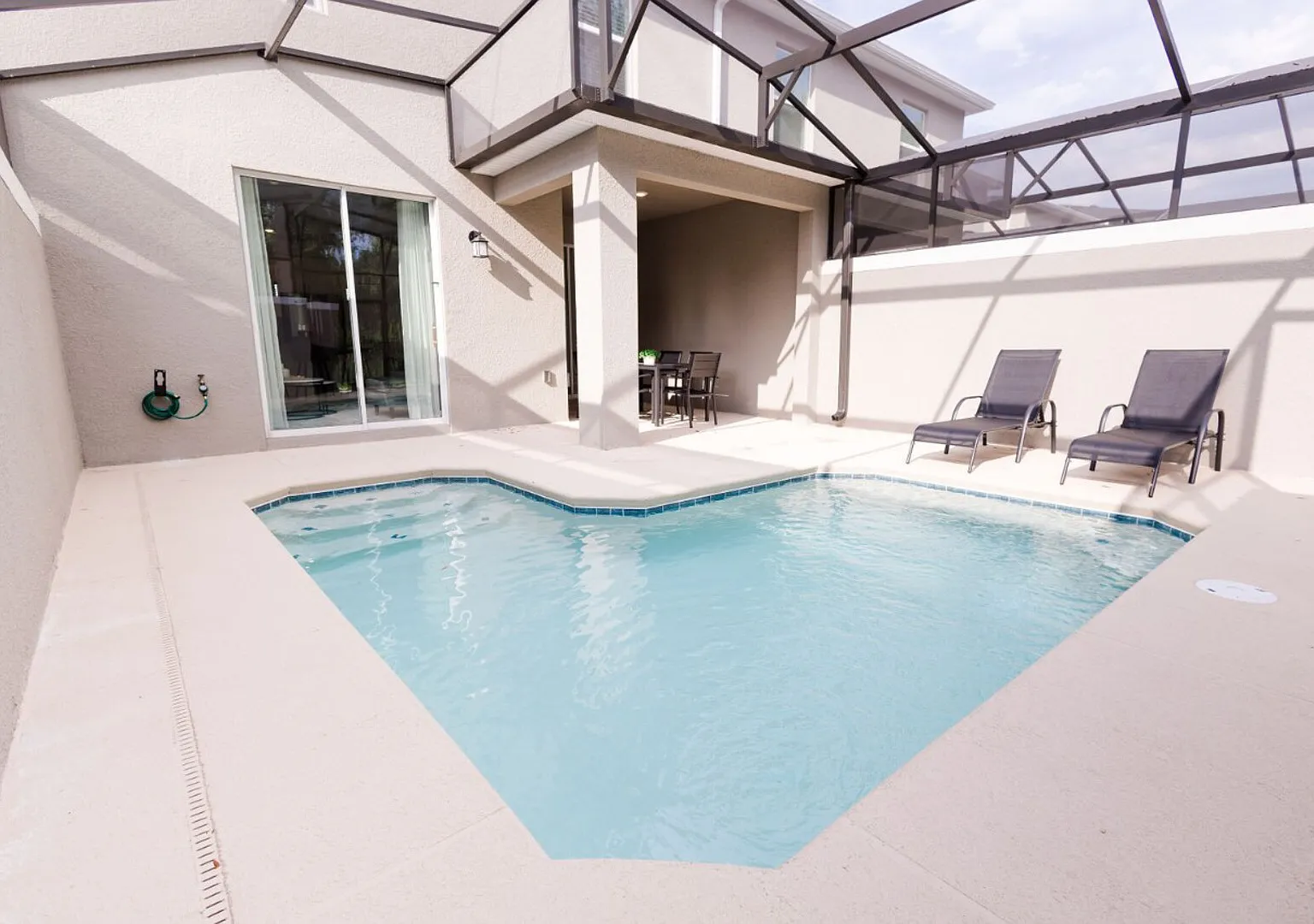 2489 RT - Ultimate Townhome Oasis with Pool — Photo 2