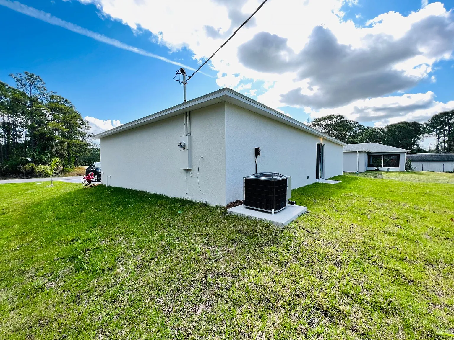 1094 Harlingen Rd SW — Photo 3