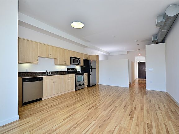 5th image of 889 E Date St E #446