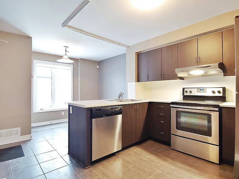 605 Chapman Mills Dr #B — Photo 1