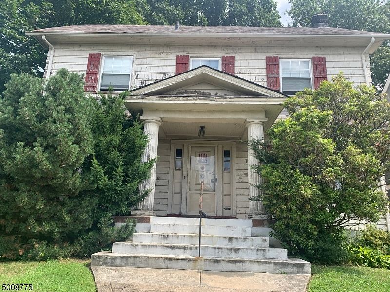 2nd image of 12 Livingston Ave