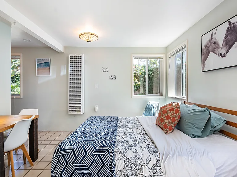 1325 Sacramento St #2 — Photo 8