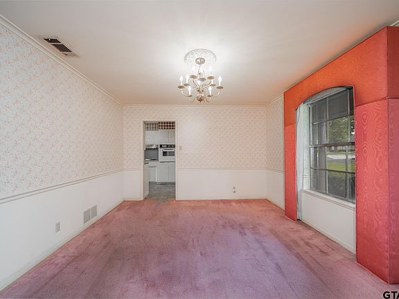 4th image of 1426 Everglades Dr
