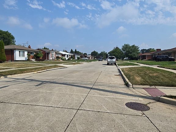 5th image of 23745 Almond Ave