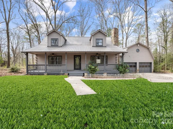 436 Gardenia Rd, Robbins, NC 27325