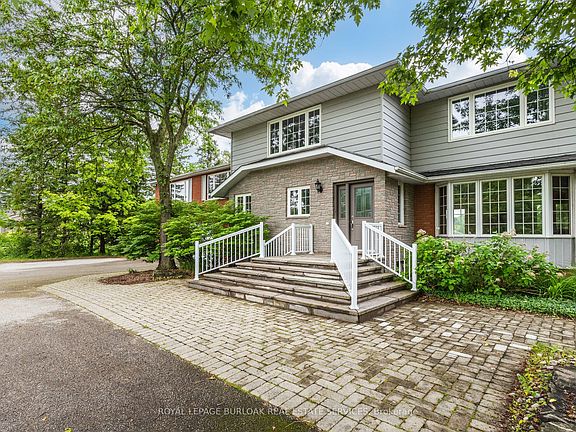 4th image of 2220 Britannia Rd