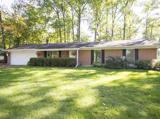 8216 Northwood Park Dr, Fort Wayne, IN 46825