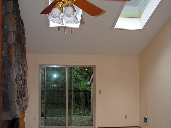 2nd image of 14500 NE Redmond Way