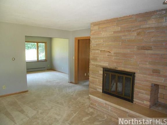 5th image of 2040 Kenwood Dr E