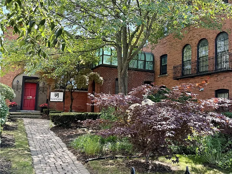20 Tracy St #5 — Photo 1