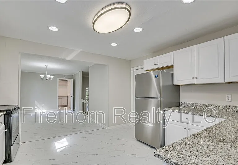 2349 Henry Cir — Photo 10