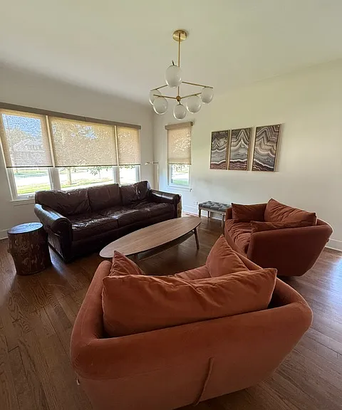 125 W Naperville Rd — Photo 4