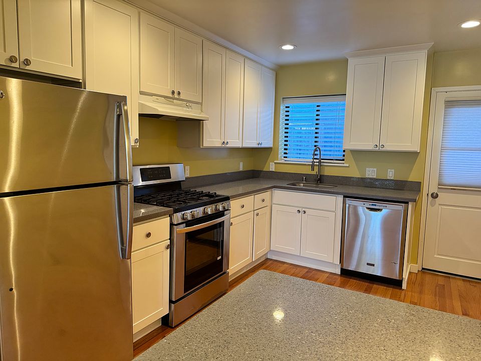 1st image of 368 Redwood Ave #368