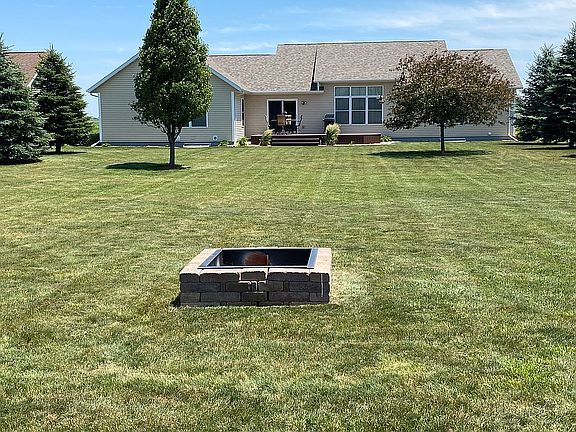 3rd image of 200 Hill Rose Ln