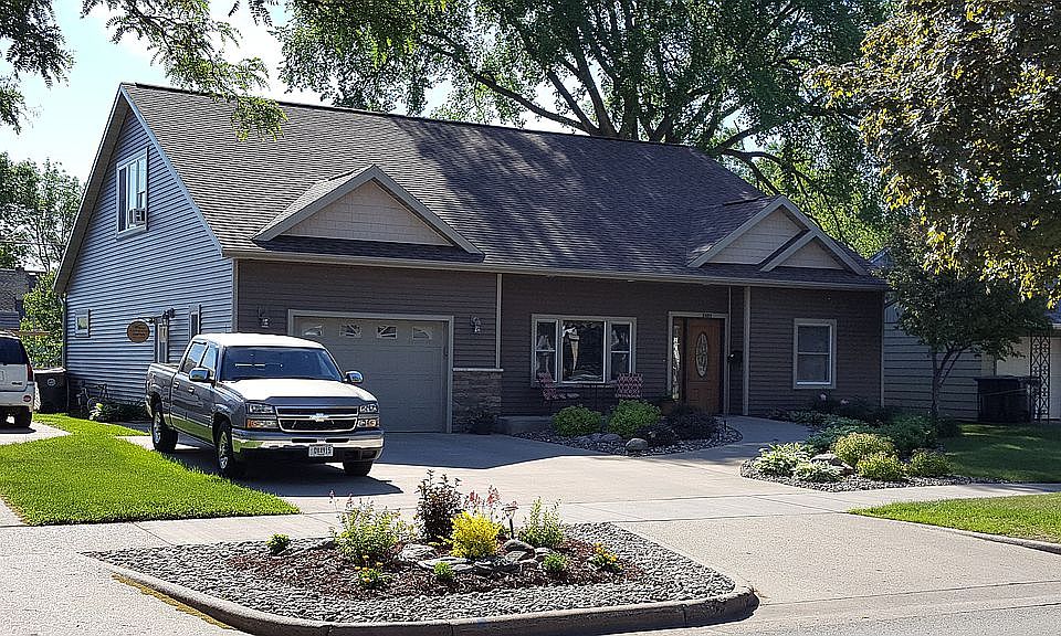 2nd image of 2409 Losey Blvd S
