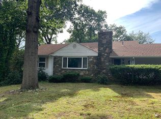 40 Terrace Ave, Cumberland, RI 02864