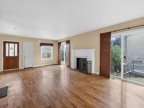 4th image of 1426 SE Overlook Ave