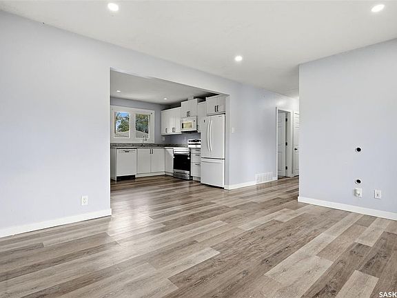 5th image of 2 Sampson PLACE