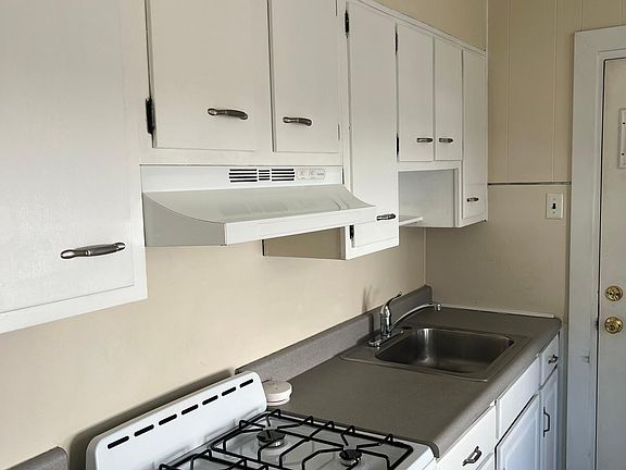 3rd image of 8000 Germantown Ave APT 2R