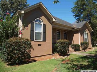 102 Dunhill Dr SW, Huntsville, AL 35824