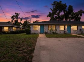 201 Glendale Dr, Brandon, FL