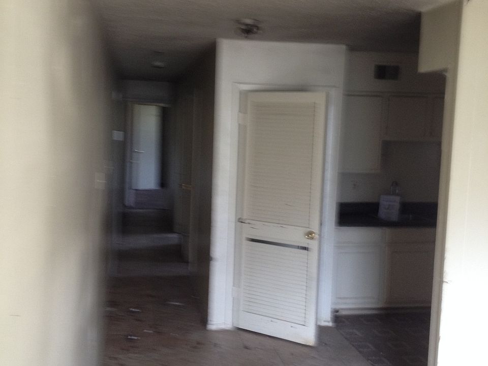 2nd image of 1439 N Graham St