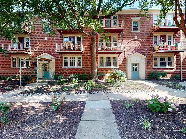 1407 E Abingdon Dr #4 — Photo 30