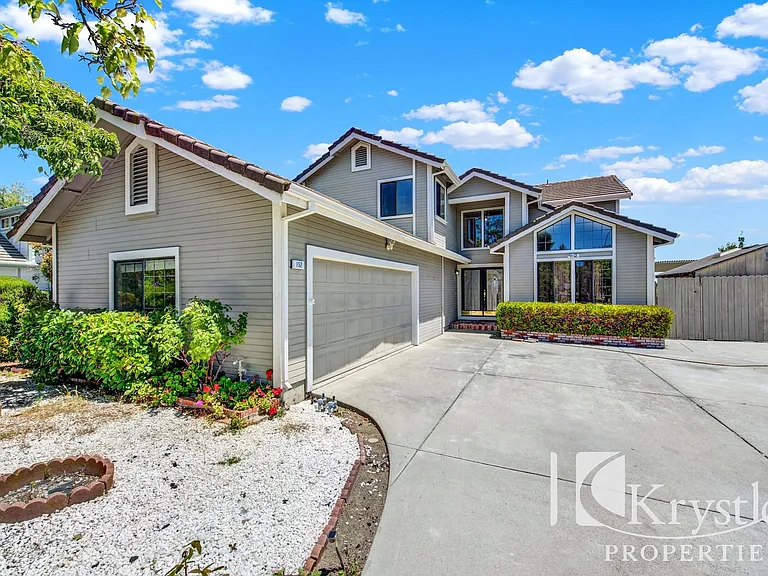 152 Chesapeake Dr — Photo 3