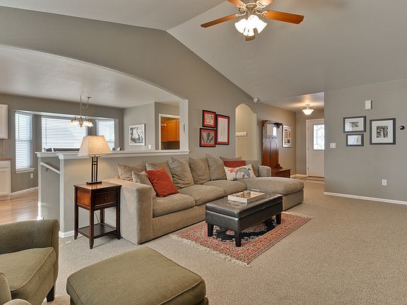 3rd image of 2568 Palmer Ave