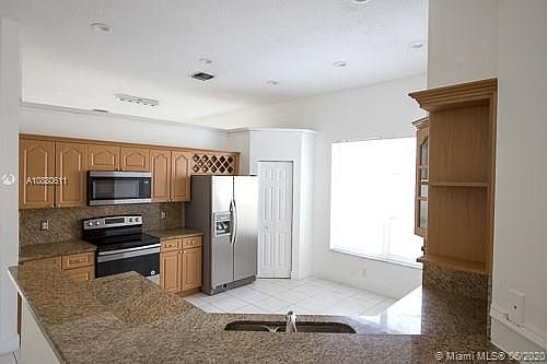 5th image of 2117 NW 142nd Way