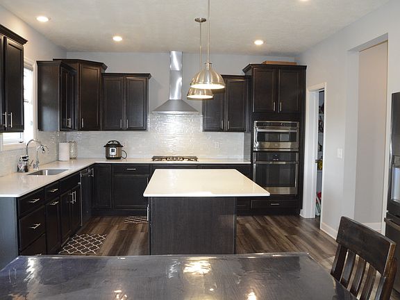 5th image of 1566 Edgebrook Ln