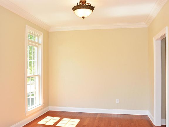 5th image of 533 Stafford Ave NW #3