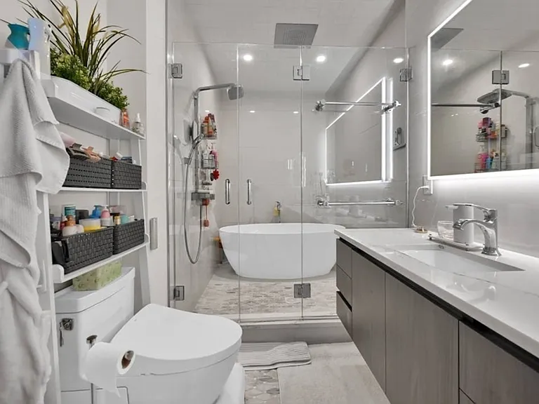 270 Paris St #7 — Photo 7