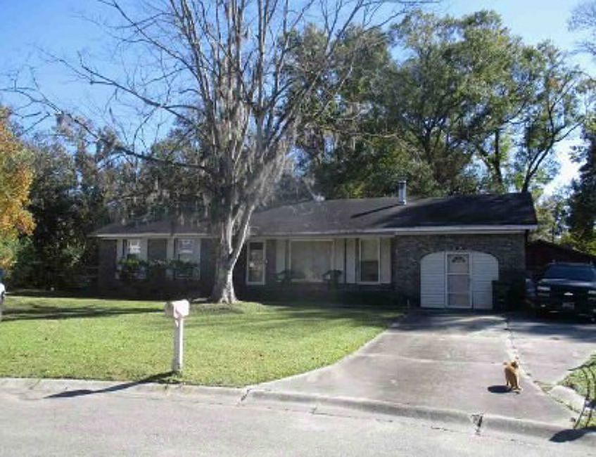 1st image of 203 Goucher Ct